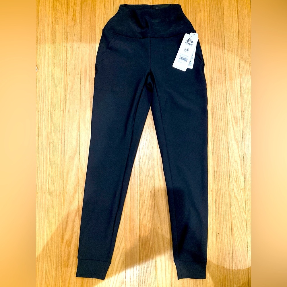 Women’s XS Jogger NWT